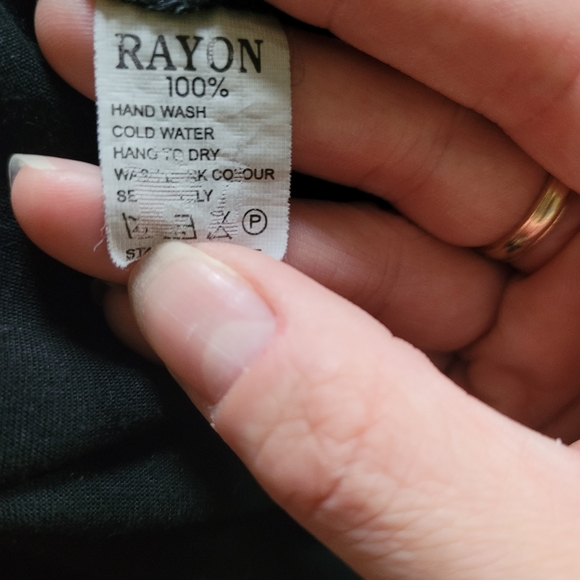 ⭐️100% Rayon Romper⭐️ - Picture 5 of 5